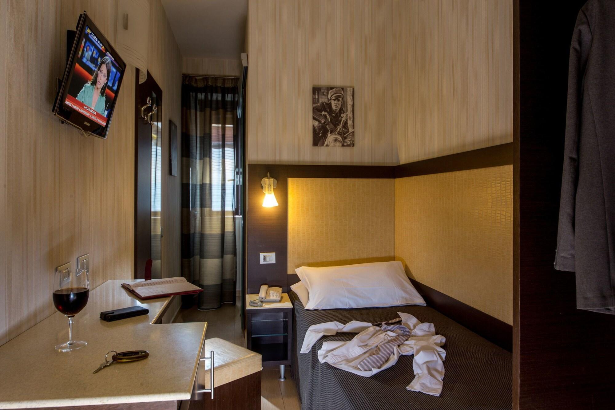 Hotel Dei Mille Rome Extérieur photo