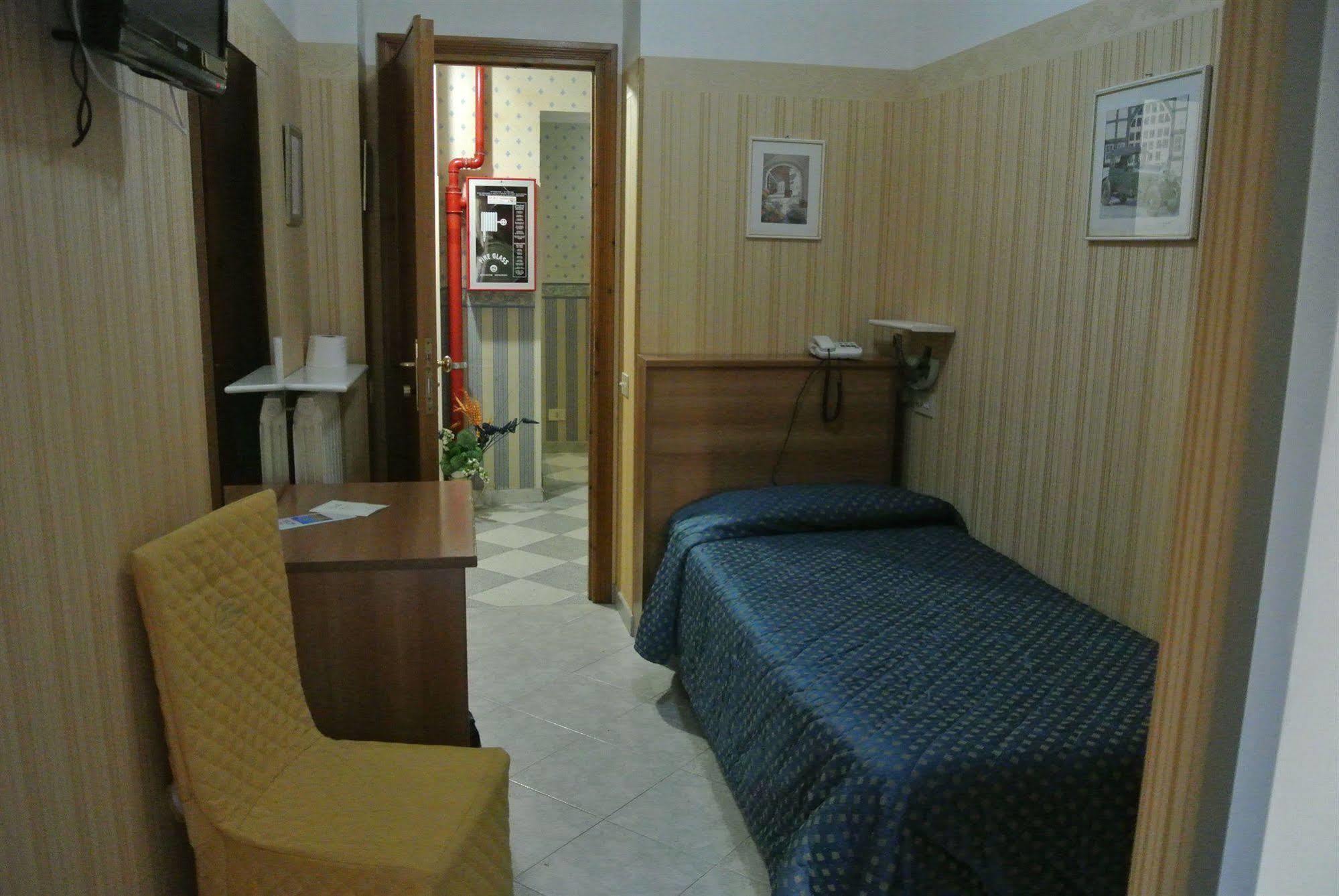 Hotel Dei Mille Rome Extérieur photo