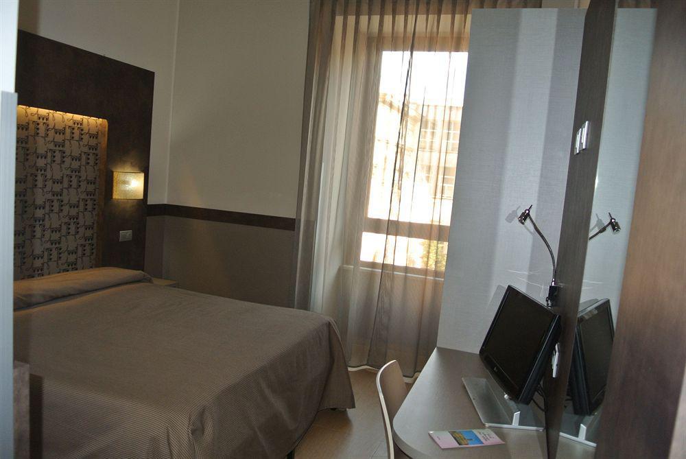 Hotel Dei Mille Rome Extérieur photo
